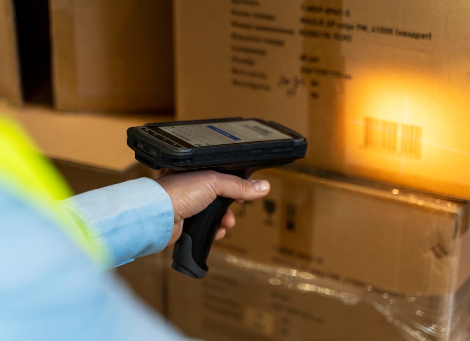 Mobile RF scanner for warehouse